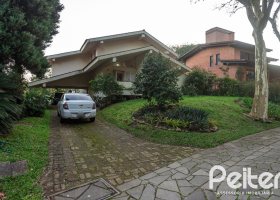 Casa em Condomínio à venda com 363m², 3 dormitórios, 2 suítes, 4 vagas, no bairro Cavalhada em PORTO ALEGRE