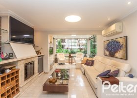 Apartamento à venda com 129m², 4 dormitórios, 1 suíte, 2 vagas, no bairro Ipanema em Porto Alegre