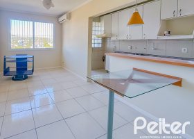 Apartamento à venda com 56m², 2 dormitórios, no bairro Cristal em Porto Alegre
