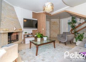 Casa à venda com 191m², 3 dormitórios, 1 suíte, 2 vagas, no bairro Ipanema / Imperial Parque em Porto Alegre