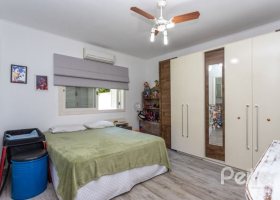 Casa em Condomínio à venda com 334m², 3 dormitórios, 3 suítes, 4 vagas, no bairro Terra Ville em Porto Alegre