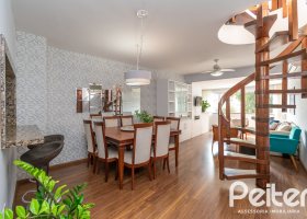 Cobertura à venda com 180m², 2 dormitórios, 1 suíte, 2 vagas, no bairro Vila Assunção em Porto Alegre