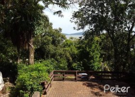 Terreno à venda com 1113m², 1 dormitório, 4 vagas, no bairro Vila Conceição em Porto Alegre
