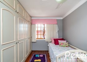 Casa em Condomínio à venda com 200m², 4 dormitórios, 1 suíte, 4 vagas, no bairro Tristeza em PORTO ALEGRE