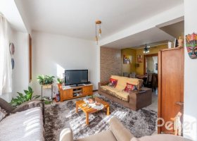 Casa em Condomínio à venda com 204m², 3 dormitórios, 1 suíte, 2 vagas, no bairro Cristal em Porto Alegre