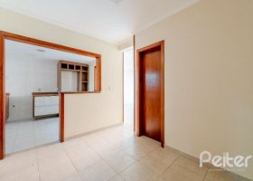 Casa em Condomínio à venda com 255m², 4 dormitórios, 2 suítes, 4 vagas, no bairro Vila Assunção em Porto Alegre