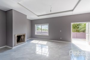 Casa à venda com 300m², 4 dormitórios, 4 suítes, 4 vagas, no bairro Vila Assunção em Porto Alegre