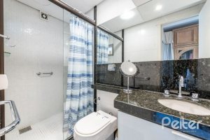 Apartamento à venda com 207m², 3 dormitórios, 3 suítes, 3 vagas, no bairro Cristal em Porto Alegre