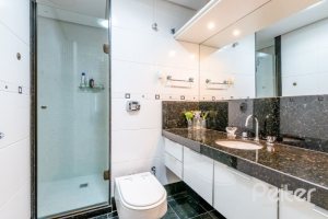 Apartamento à venda com 207m², 3 dormitórios, 3 suítes, 3 vagas, no bairro Cristal em Porto Alegre