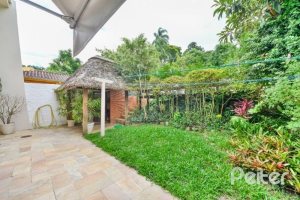 Casa em Condomínio à venda com 389m², 4 dormitórios, 3 suítes, 4 vagas, no bairro Vila Nova em Porto Alegre