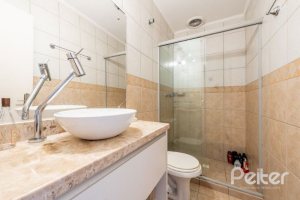 Casa em Condomínio à venda com 162m², 3 dormitórios, 1 suíte, 2 vagas, no bairro Vila Assunção em PORTO ALEGRE