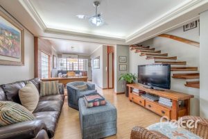 Casa em Condomínio à venda com 182m², 3 dormitórios, 1 suíte, 2 vagas, no bairro Tristeza em Porto Alegre