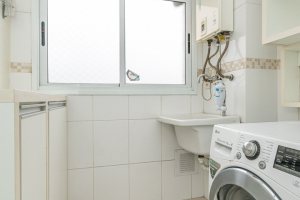 Apartamento à venda com 102m², 3 dormitórios, 1 suíte, 2 vagas, no bairro Tristeza em PORTO ALEGRE