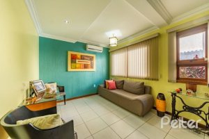 Casa em Condomínio à venda com 145m², 3 dormitórios, 1 suíte, 2 vagas, no bairro Tristeza em Porto Alegre
