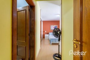 Casa em Condomínio à venda com 145m², 3 dormitórios, 1 suíte, 2 vagas, no bairro Tristeza em Porto Alegre