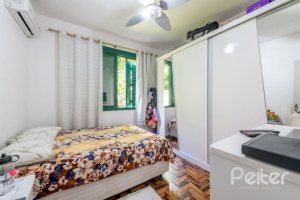 Casa à venda com 200m², 3 dormitórios, 2 vagas, no bairro Vila Assunção em Porto Alegre