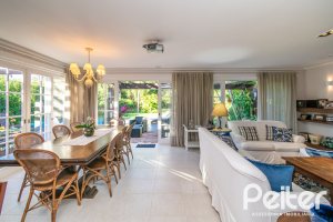 Casa em Condomínio à venda com 321m², 4 dormitórios, 2 suítes, 4 vagas, no bairro Terra Ville em PORTO ALEGRE