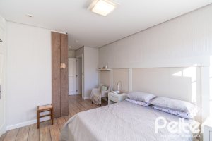 Casa em Condomínio à venda com 321m², 4 dormitórios, 2 suítes, 4 vagas, no bairro Terra Ville em PORTO ALEGRE