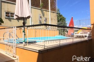 Casa à venda com 198m², 4 dormitórios, 1 suíte, 4 vagas, no bairro Vila Assunção em Porto Alegre