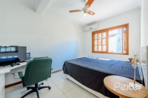 Casa em Condomínio à venda com 240m², 3 dormitórios, 1 suíte, 3 vagas, no bairro Jardim Isabel em Porto Alegre