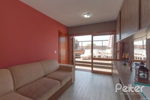 Casa em Condomínio à venda com 307m², 3 dormitórios, 1 suíte, 4 vagas, no bairro Cristal em Porto Alegre