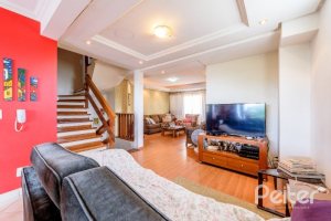 Casa em Condomínio à venda com 252m², 3 dormitórios, 1 suíte, 3 vagas, no bairro Tristeza em Porto Alegre