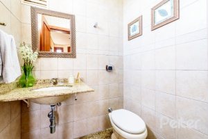 Casa em Condomínio à venda com 252m², 3 dormitórios, 1 suíte, 3 vagas, no bairro Tristeza em Porto Alegre