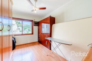 Casa em Condomínio à venda com 252m², 3 dormitórios, 1 suíte, 3 vagas, no bairro Tristeza em Porto Alegre