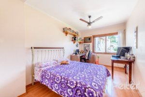 Casa em Condomínio à venda com 252m², 3 dormitórios, 1 suíte, 3 vagas, no bairro Tristeza em Porto Alegre