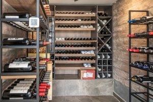 Casa em Condomínio à venda com 303m², 3 dormitórios, 3 suítes, 4 vagas, no bairro Alphaville em PORTO ALEGRE