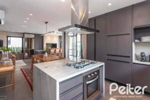 Casa em Condomínio à venda com 303m², 3 dormitórios, 3 suítes, 4 vagas, no bairro Alphaville em PORTO ALEGRE