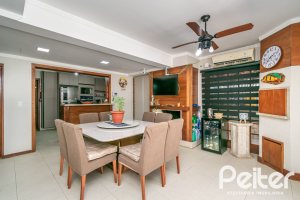 Casa à venda com 279m², 4 dormitórios, 1 suíte, 4 vagas, no bairro Jardim Isabel em Porto Alegre