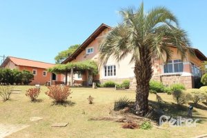 Casa em Condomínio à venda com 250m², 3 dormitórios, 3 suítes, 3 vagas, no bairro Hipica em PORTO ALEGRE