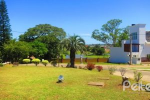 Casa em Condomínio à venda com 250m², 3 dormitórios, 3 suítes, 3 vagas, no bairro Hipica em PORTO ALEGRE