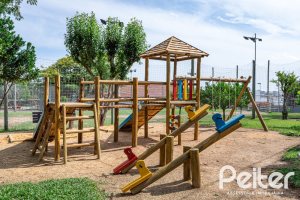 Casa em Condomínio à venda com 174m², 3 dormitórios, 3 suítes, 2 vagas, no bairro Hipica em PORTO ALEGRE