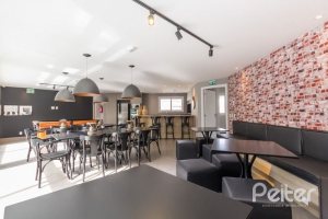 Casa em Condomínio à venda com 162m², 4 dormitórios, 2 suítes, 2 vagas, no bairro Vila Nova em PORTO ALEGRE