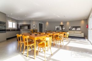 Casa em Condomínio à venda com 162m², 4 dormitórios, 2 suítes, 2 vagas, no bairro Vila Nova em PORTO ALEGRE