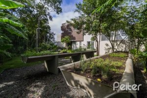 Casa em Condomínio à venda com 162m², 4 dormitórios, 2 suítes, 2 vagas, no bairro Vila Nova em PORTO ALEGRE