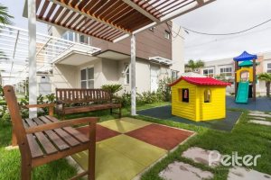 Casa em Condomínio à venda com 162m², 4 dormitórios, 2 suítes, 2 vagas, no bairro Vila Nova em PORTO ALEGRE