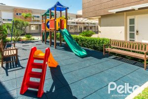 Casa em Condomínio à venda com 162m², 4 dormitórios, 2 suítes, 2 vagas, no bairro Vila Nova em PORTO ALEGRE