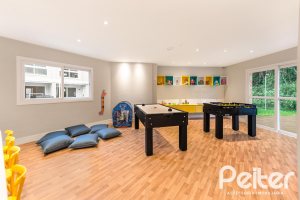 Casa em Condomínio à venda com 162m², 4 dormitórios, 2 suítes, 2 vagas, no bairro Vila Nova em PORTO ALEGRE