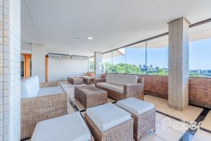 Apartamento à venda com 200m², 3 dormitórios, 3 suítes, 4 vagas, no bairro Cristal em PORTO ALEGRE