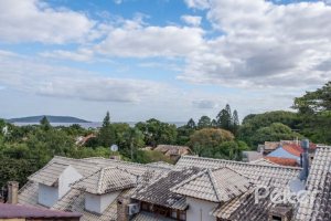 Casa em Condomínio à venda com 240m², 3 dormitórios, 1 suíte, 2 vagas, no bairro Jardim Isabel em Porto Alegre