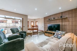 Casa em Condomínio à venda com 240m², 3 dormitórios, 1 suíte, 2 vagas, no bairro Jardim Isabel em Porto Alegre