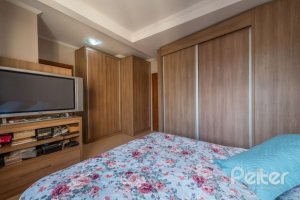 Casa em Condomínio à venda com 240m², 3 dormitórios, 1 suíte, 2 vagas, no bairro Jardim Isabel em Porto Alegre