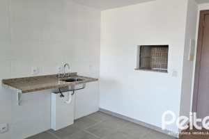 Apartamento à venda com 60m², 2 dormitórios, 1 suíte, 2 vagas, no bairro Tristeza em PORTO ALEGRE