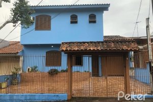 Casa à venda com 159m², 3 dormitórios, 1 suíte, 3 vagas, no bairro Ipanema / Altos Do Ipê em Porto Alegre