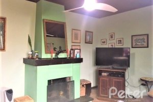 Casa à venda com 230m², 3 dormitórios, 1 suíte, 2 vagas, no bairro Ipanema em Porto Alegre