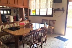 Casa à venda com 230m², 3 dormitórios, 1 suíte, 2 vagas, no bairro Ipanema em Porto Alegre