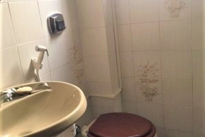 Casa à venda com 230m², 3 dormitórios, 1 suíte, 2 vagas, no bairro Ipanema em Porto Alegre